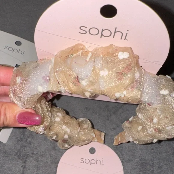 Sophi - NWT Yellow & Beige Floral Hair Accessories Set - Picture 9 of 14